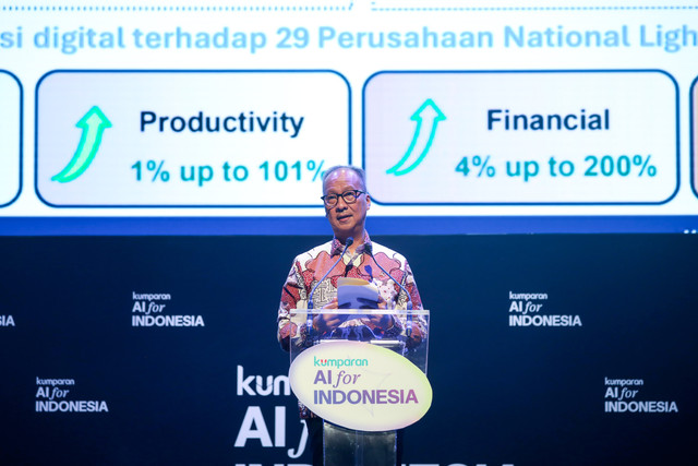 Menteri Perindustrian Agus Gumiwang Kartasasmita memberikan keynote speech pada acara kumparan AI for Indonesia 2025 di The Ballroom at Djakarta Theater, Jakarta Pusat, Kamis (23/10/2025). Foto: Aditia Noviansyah/kumparan