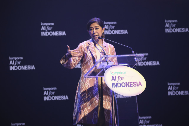 Menteri Komunikasi dan Digital Meutya Hafid memberikan keynote speech pada acara kumparan AI for Indonesia 2025 di The Ballroom at Djakarta Theater, Jakarta Pusat, Kamis (23/10/2025). Foto: Aditia Noviansyah/kumparan