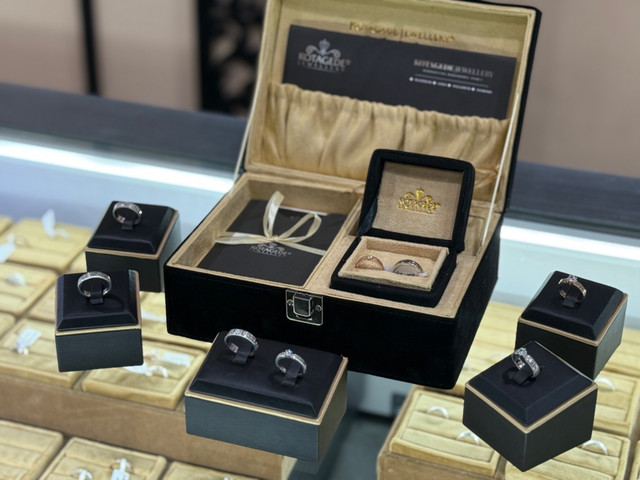 Koleksi cincin oleh perajin Jogja di toko Kotagede Jewellery. Foto: Yusuf Hay/Pandangan Jogja