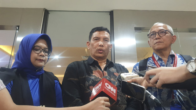 Tim Kuasa Hukum keluarga Arya Daru Pangayunan di Bareskrim Polri, Jakarta, Kamis (23/10/2025). Foto: Rachmadi Rasyad/kumparan