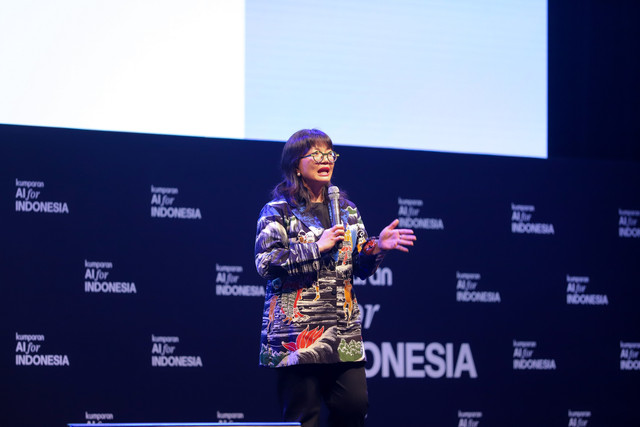 Wakil Menteri Pendidikan Tinggi, Sains, dan Teknologi (Wamendikti) Stella Christie memberikan keynote speech pada acara kumparan AI for Indonesia 2025 di The Ballroom at Djakarta Theater, Jakarta Pusat, Kamis (23/10/2025). Foto: Jamal Ramadhan/kumparan