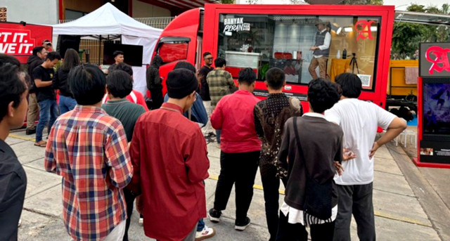 Menjajal jadi fotografer hingga bartender dalam sehari. Foto: Fincen/kumparan