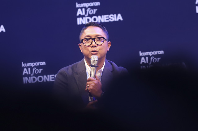 VP IT Automation & Security NeutraDCMD Septiano menjadi pemateri panel pada acara kumparan AI for Indonesia 2025 di The Ballroom at Djakarta Theater, Jakarta Pusat, Kamis (23/10/2025). Foto: Jamal Ramadhan/kumparan