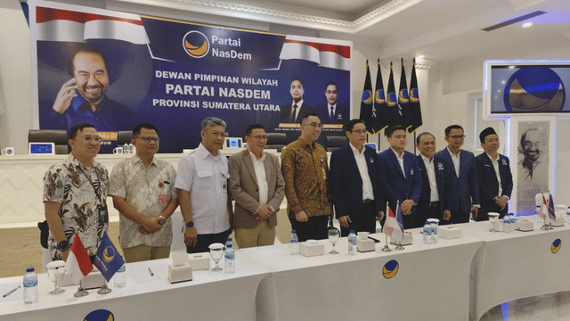 Garuda Indonesia, PT. Angkasa Pura Aviasi dan PT. Gapura Angkasa menemui Ketua NasDem Sumut, Iskandar ST di Kantor NasDem Sumut, Medan, Kamis (23/10/2025). Foto: Amar Marpaung/kumparan