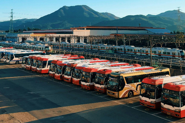 Ilustrasi Jadwal Bus Bungurasih Bojonegoro 2025, Pexels/Afham Hamsyari