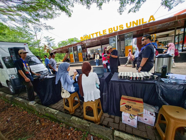 Forum Lampung Kreatif saat melakukan roadshow di Universitas Lampung. | Foto: istimewa