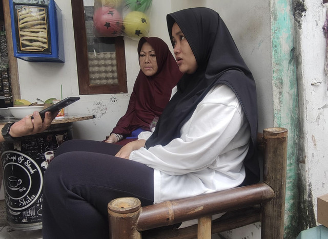 Irma Nurrahayu, pemilik warung yang pernah memvideokan kondisi tubuh Muhammad Arrasya Alfarizky yang penuh luka. Foto: Dok. kumparan