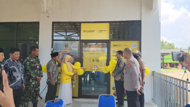 Pembukaan layanan ojek online Maxim hadir di Desa Sribhawono, Kecamatan Bandar Sribhawono, Lampung Timur. | Foto: Istimewa