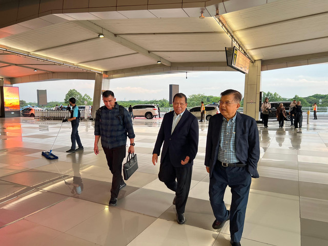 Jusuf Kalla (kanan) bertolak ke Roma, Italia, Sabtu (25/10/2025). Foto: Dok. Istimewa