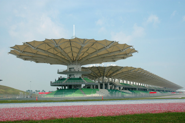 Beli tiket nonton MotoGP Sepang Malaysia hanya di BRImo. Foto: Shutterstock