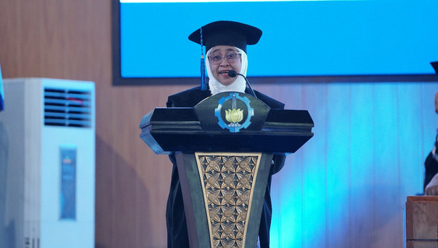 Guru Besar ITS Prof Dr rer nat Ir Maya Shovitri MSi. Foto: Humas ITS