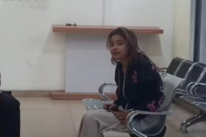 Remaja putri yang ditemukan di pinggir jalan di Penjaringan, Jakarta Utara. Foto: Instagram/@polsekmetropenjaringan  