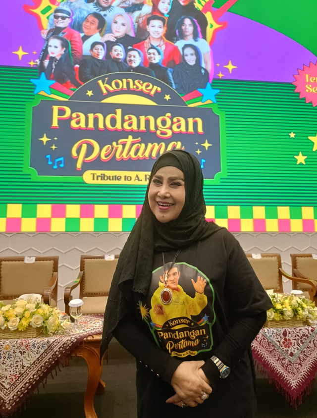 Elvy Sukaesih dalam Konser Pandangan Pertama. Foto: Istimewa