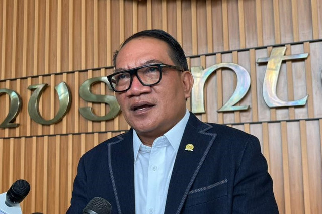 Anggota Komisi VIII DPR dari Fraksi Golkar, Aprozi Alam saat ditemui di Kompleks Parlemen, Senayan, Jakarta Pusat pada Senin (27/10/2025). Foto: Abid Raihan/kumparan
