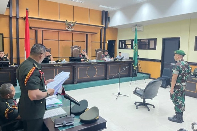 Pengadilan Militer (Dilmil) III-15 Kupang menggelar sidang perdana kasus tewasnya Prada Lucky C.S. Namo, Senin (27/10/2025). Foto: kumparan