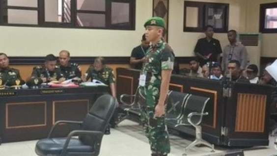 Pengadilan Militer (Dilmil) III-15 Kupang menggelar sidang perdana kasus tewasnya Prada Lucky C.S. Namo, Senin (27/10/2025). Foto: kumparan