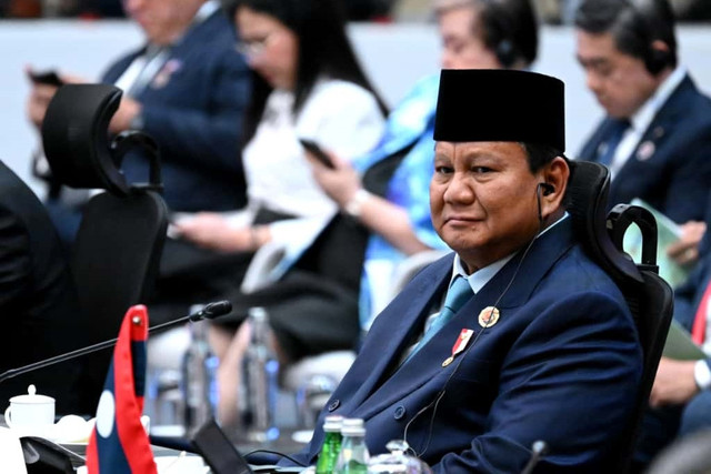 Presiden Prabowo Subianto menghadiri Konferensi Tingkat Tinggi (KTT) ke-28 ASEAN Plus Three (APT) yang digelar di Kuala Lumpur Convention Centre (KLCC), Malaysia, Senin (27/10/2025). Foto: Kris/Biro Pers Sekretariat Presiden