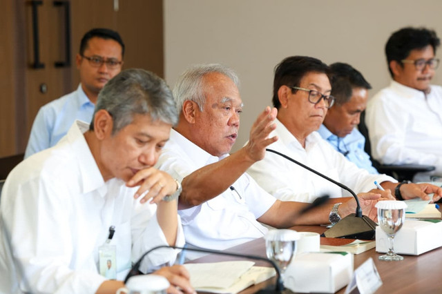 Kepala Otorita IKN Basuki Hadimuljono menerima kunjungan delegasi dari misi bisnis tingkat prefektur yang diselenggarakan oleh Kantor Japan External Trade Organization (JETRO) Saga di Kawasan Inti Pusat Pemerintahan IKN, Rabu (22/10/2025). Foto: Otorita IKN