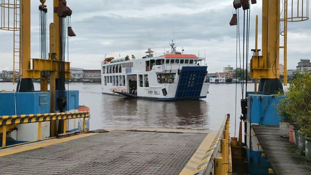 Penyeberangan kapal feri di Pontianak resmi beroperasi kembali. Foto: Dok. Prokopim Pemkot Pontianak