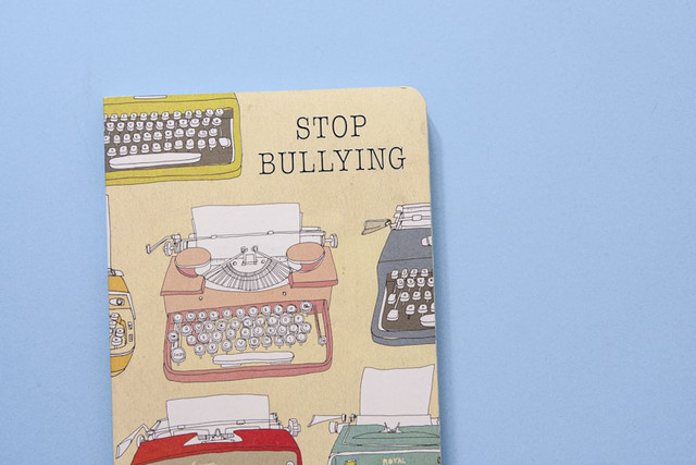 Ilustrasi beberapa miskonsepsi guru ketika berperan sebagai bystander pada kasus bullying. Foto: Unsplash