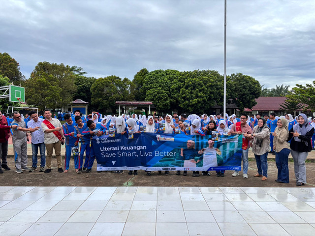 Bank Sumsel Babel memberikan literasi keuangan kepada pelajar. (ist)