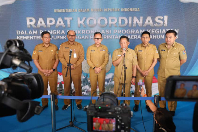 Mendagri Tito Karnavian usai membuka Rapat Koordinasi (Rakor) Sinkronisasi Program dan Kegiatan Kementerian/Lembaga Pemerintah Non-Kementerian dengan Pemerintah Daerah (Pemda) Tahun 2025. Foto: Kemendagri RI