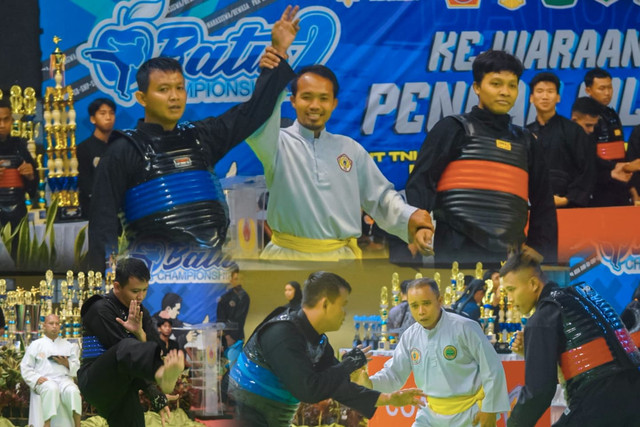 Letda Arh Kustiono Khoirul Arifin, S.T., M. Sc., Paurops Bengpusarhanud meraih medali perak pada Kejuaraan Pencak Silat Batu Championship 2 di GOR Gajahmada Kota Batu 