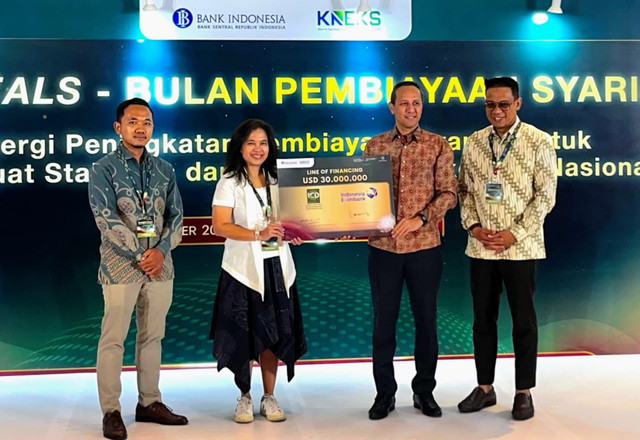 Islamic Corporation for the Development of the Private Sector (ICD), entitas sektor swasta dari Islamic Development Bank (IsDB), bersama Indonesia Eximbank menandatangani Letter of Intent (LoI) untuk menjajaki potensi kerja sama melalui skema fasilitas Line of Finance (LoF) senilai USD 30 juta. Foto: Indonesia Eximbank