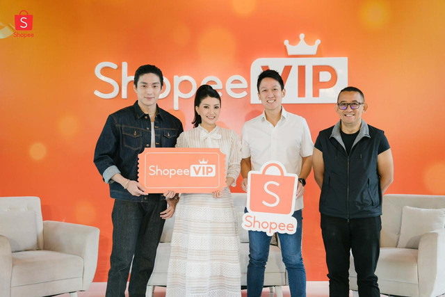 (Kiri-Kanan) Public Figure, Giorgio Antonio, Public Figure, Sarwendah, dan Director of Business Partnership Shopee Indonesia, Daniel Minardi, Senior Director of Brand Marketing Shopee Indonesia, Jerry Gunawa. Foto: Shopee Indonesia
