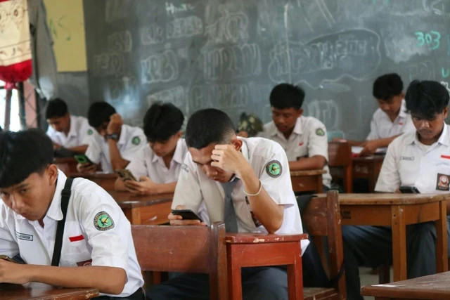 Ilustrasi jadwal TKA/sederajat SMA 2025. Foto: Unsplash.com/@hng21