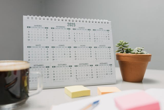 Ilustrasi kalender 2025. Foto: Pexels