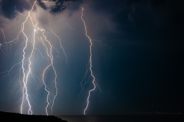 Ilustrasi petir. Foto: Unsplash