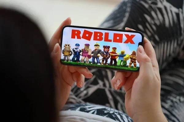 Ilustrasi cara mendapatkan Robux gratis. Foto: Roblox
