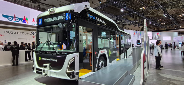ERGA EV Autonomous Driving Bus dipamerkan di Japan Mobility Show 2025. Foto: Angga Sukmawijaya/kumparan