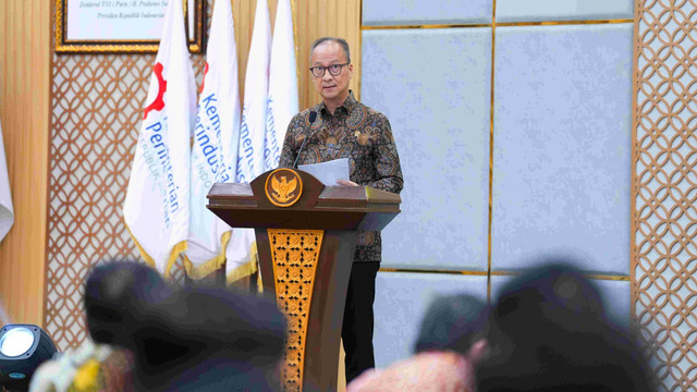 Menteri Perindustrian (Menperin) Agus Gumiwang Kartasasmita saat rapat kerja Kemenperin. Foto: Kemenperin