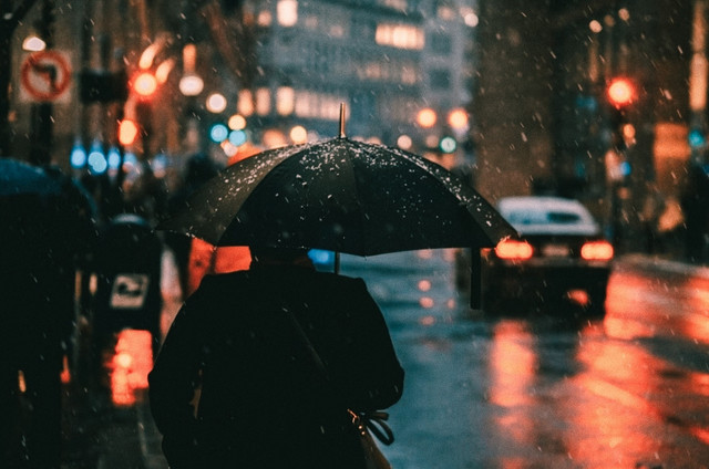 Ilustrasi Seni Paling Sederhana Menyambut November | Sumber: unsplash.com