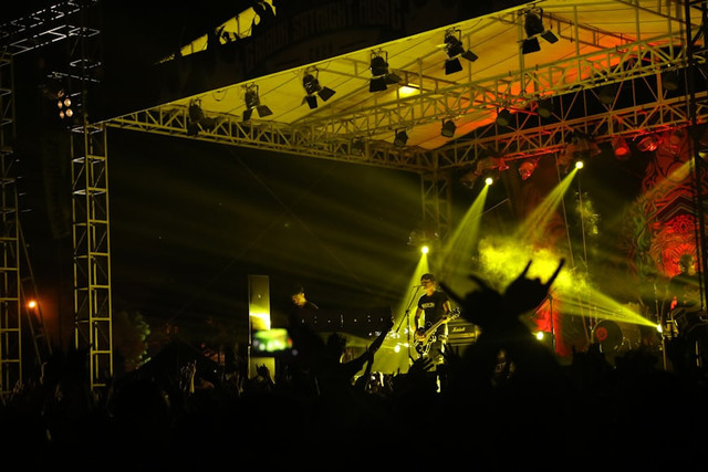 Ilustrasi Konser Dewa 19 di Semarang 2025,Foto:Unsplash/Roberto Rendon