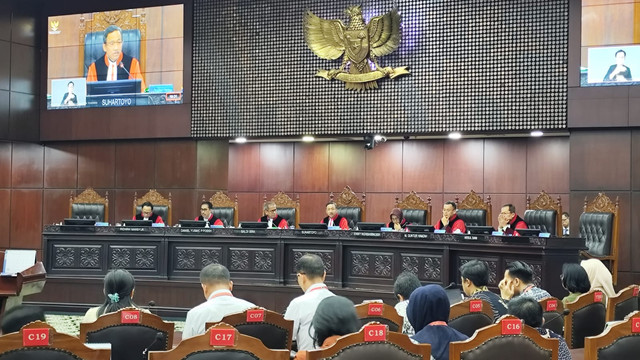 Sidang pembacaan putusan di Mahkamah Konstitusi, Jakarta, Kamis (30/10/2025). Foto: Jonathan Devin/kumparan