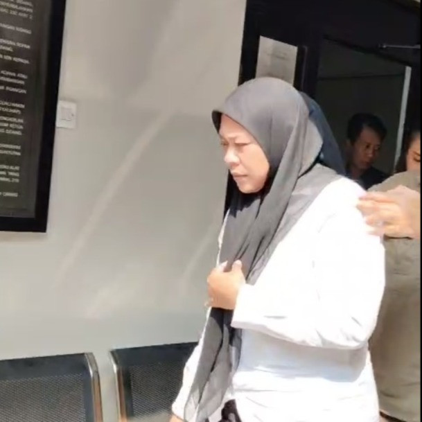 Neni Nuraeni (37 tahun) seorang ibu menyusui di Karawang, Jawa Barat, harus mendekam di tahanan. dok kumparan