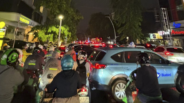 Suasana kemacetan di Pangpol, Jakarta Selatan, Kamis (30/10/2025). Foto: Amira Nada Fauziyyah/kumparan