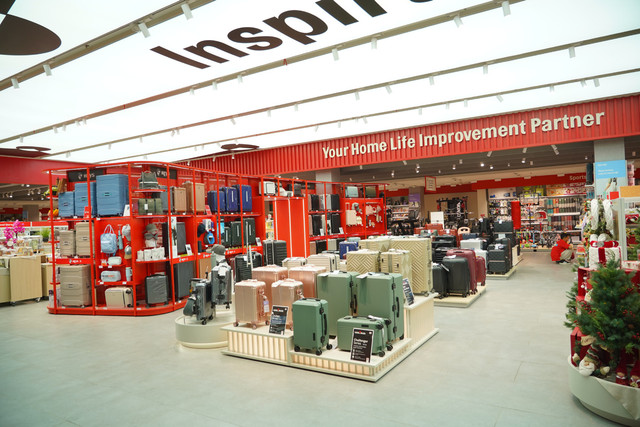 Tampilan keseluruhan area baru AZKO menghadirkan suasana berbelanja yang lebih terang, luas, dan lifestyle-oriented. Foto: Dok. AHI