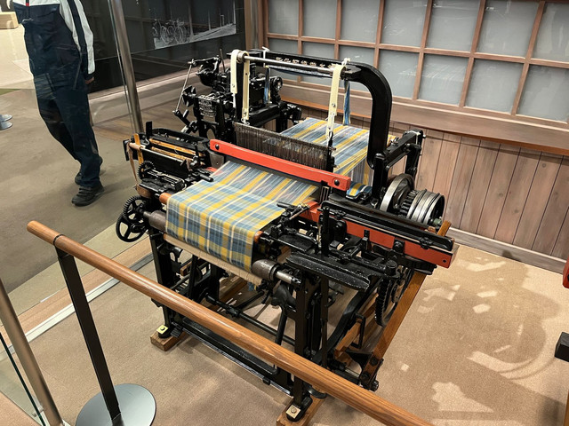 Mesin tenun Suzuki di Plaza Museum, Hamamatsu, Jepang. Foto: Syahrul Ghiffari/kumparan