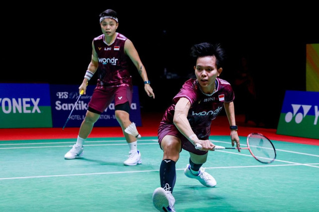 Apriyani Rahayu/Siti Fadia saat Indonesia Masters Super 100 yang kedua pada Oktober 2025 di GOR PBSI Pancing, Deli Serdang, Sumatera Utara. Foto: PBSI