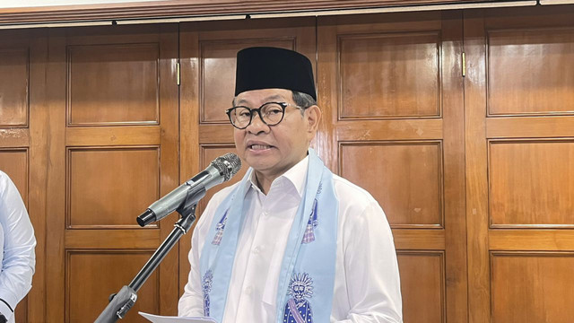 Gubernur DKI Jakarta Pramono Anung di Balai Kota, Gambir, Jakarta Pusat. Foto: Nasywa Athifah/kumparan