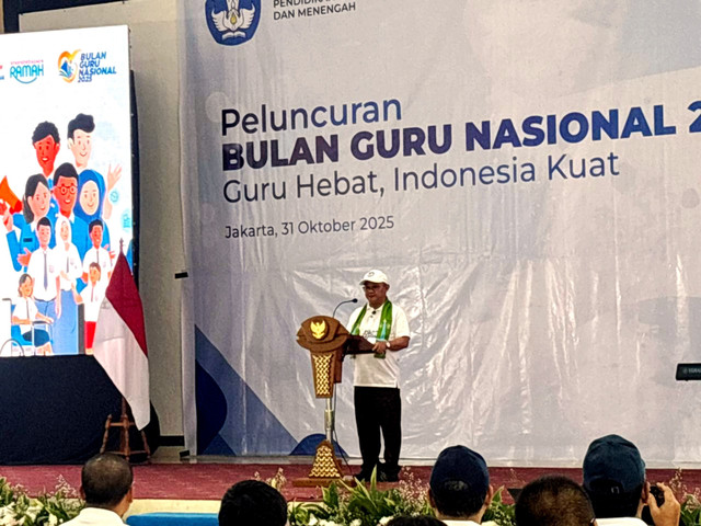 Mendikdasmen, Abdul Muti meluncurkan Bulan Guru Nasional 2025 di SLBN 01 Jakarta, Jumat (31/10/2025). Foto: Abid Raihan/kumparan