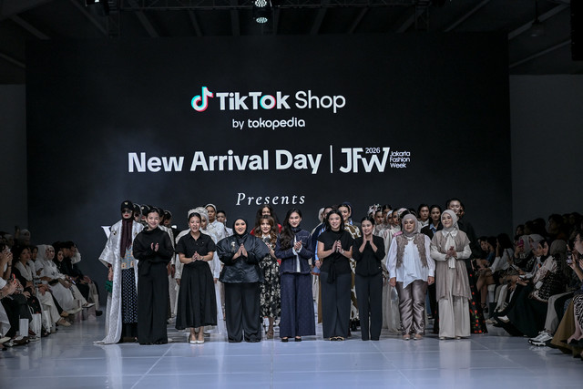 TikTok Shop by Tokopedia mengajak enam brand fashion lokal dalam kolaborasi bertajuk New Arrival Day di JFW 2026. Foto: Dok. JFW 2026