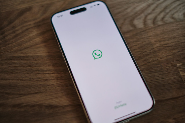 Ilustrasi aplikasi WhatsApp. Foto: Unsplash
