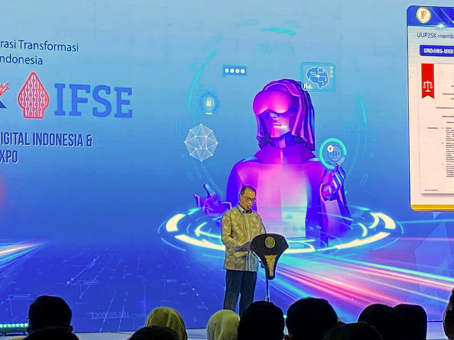 Deputi Gubernur BI Ricky Perdana Gozali menghadiri acara Festival Ekonomi Keuangan Digital Indonesia (FEKDI) dan Indonesia Fintech Summit & Expo (IFSE) 2025, di JCC, Jumat (31/10/2025).  Foto: Muhammad Fhandra Hardiyon/kumparan