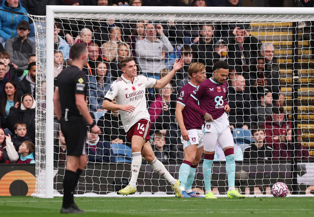 Viktor Gyokeres dari Arsenal merayakan gol pertamanya saat membobol gawang Burnley, Sabtu, 1 November 2025. Foto: Reuters/Lee Smith