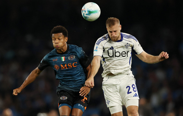 Napoli vs Como dalam laga pekan ke-10 Liga Italia 2025/26 di Stadio Diego Armando Maradona, Minggu (2/11) dini hari WIB. Foto: REUTERS/Ciro De Luca